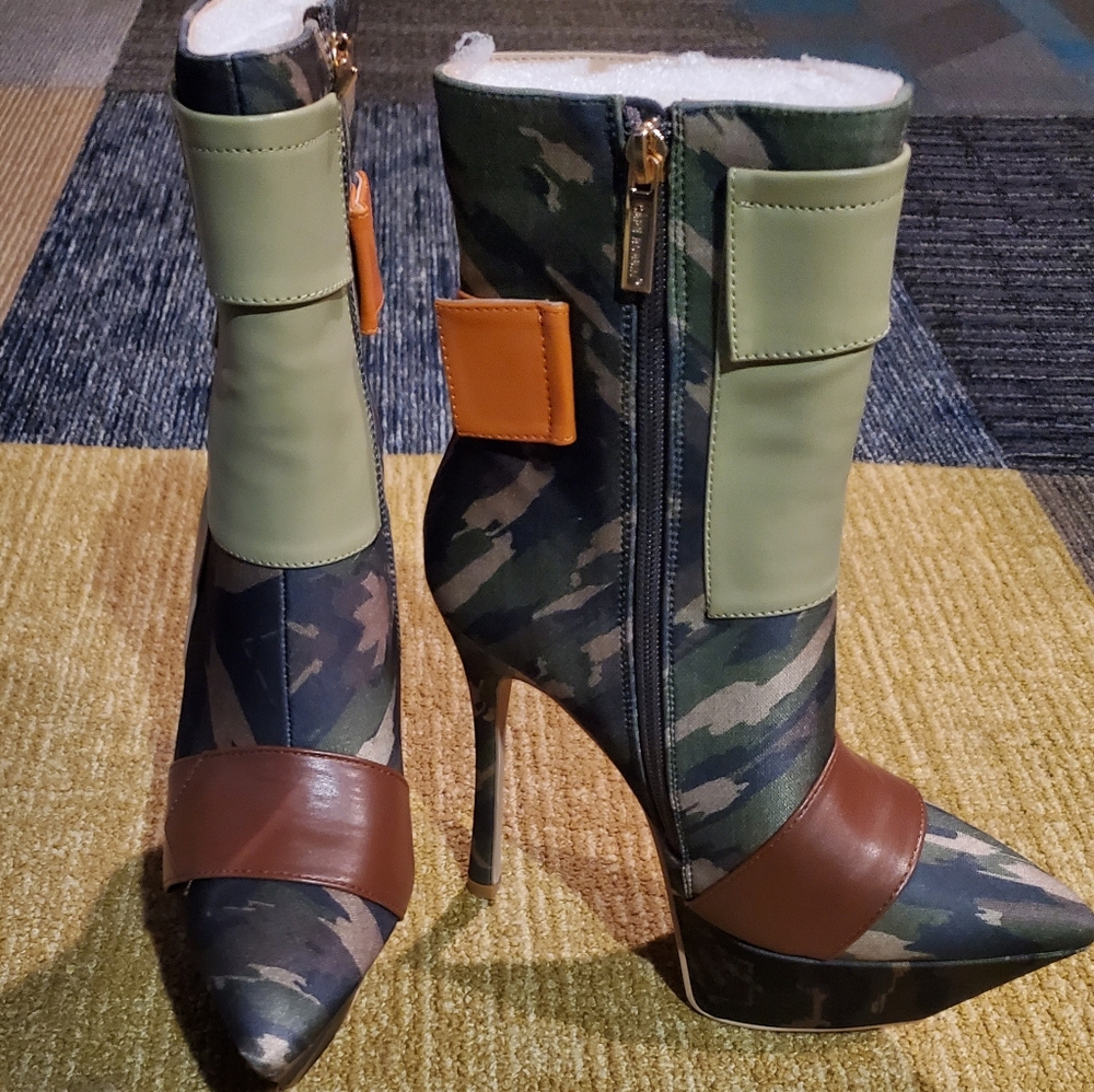 Ankle booties - Picture 4 of 6